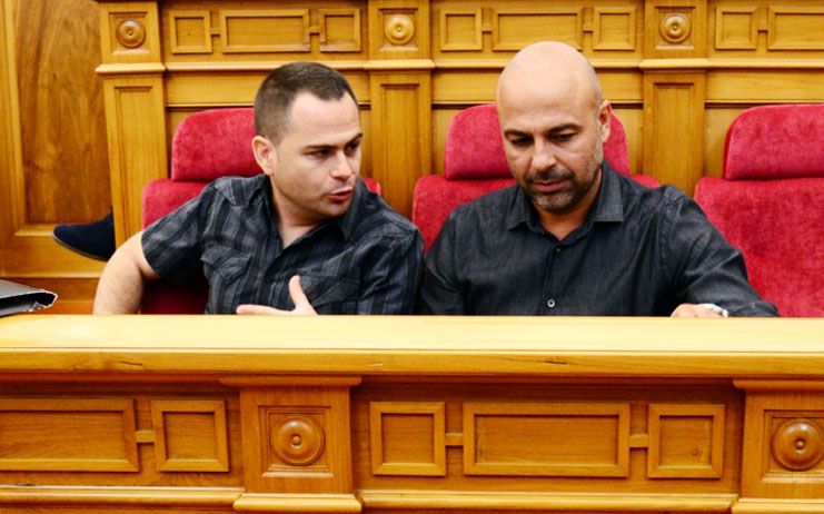 Apoyo, con matices, de Podemos al PSOE