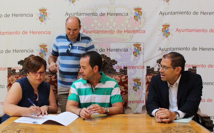 El Sescam impartirá sesiones prácticas a embarazadas y estimulación y masaje infantil a bebés en un local cedido por el Ayuntamiento de Herencia