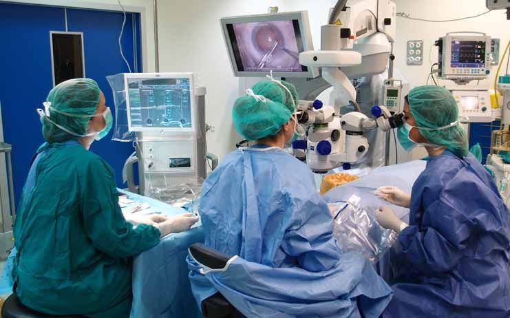 Castilla-La Mancha mantiene su criterio prioritario de realizar pruebas a todos los profesionales del SESCAM que hayan tenido síntomas compatibles con coronavirus antes su reincorporación laboral