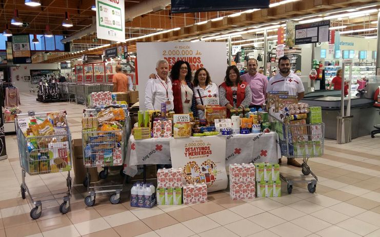 28 Voluntarios y voluntarias de Cruz Roja han recogido más de 6.800 desayunos y meriendas #ConCorazón