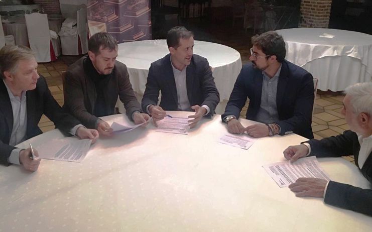 Velázquez lamenta el dolor y la frustración que está creando Page en los castellano-manchegos con sus reiterados engaños en sanidad