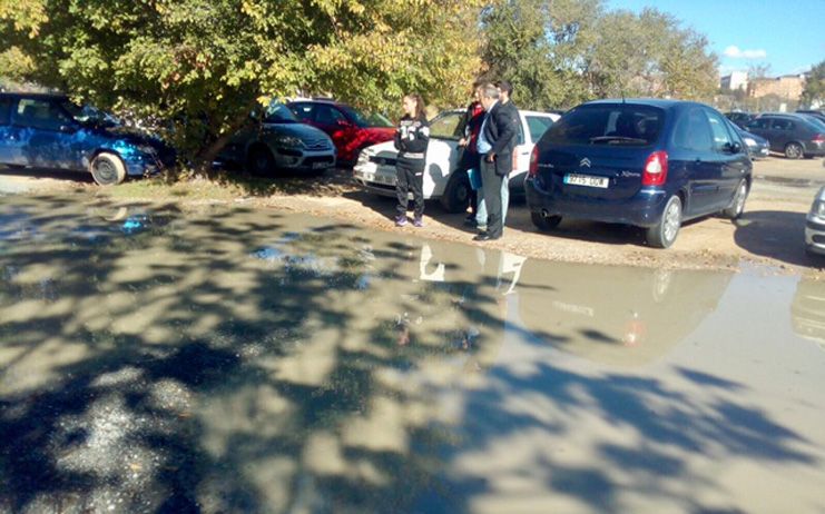 Labrador: “Exigimos que Tolón arregle el parking del Campus de la Fábrica sin cobrar a los universitarios”