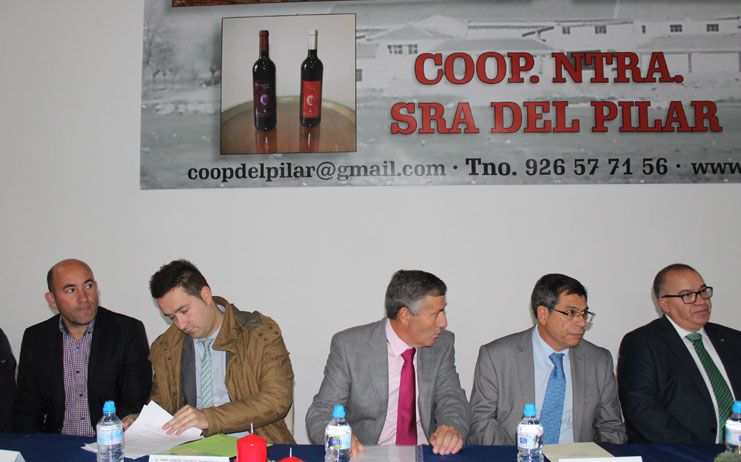 El Gobierno regional apuesta por la unión de las cooperativas para  poder competir mejor en el mercado global, con mayor tamaño y poder de negociación