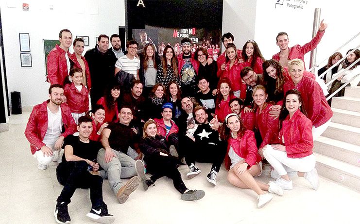 Doménech reconoce el gran trabajo desarrollado por el Grupo de Teatro Cávea en su último montaje musical