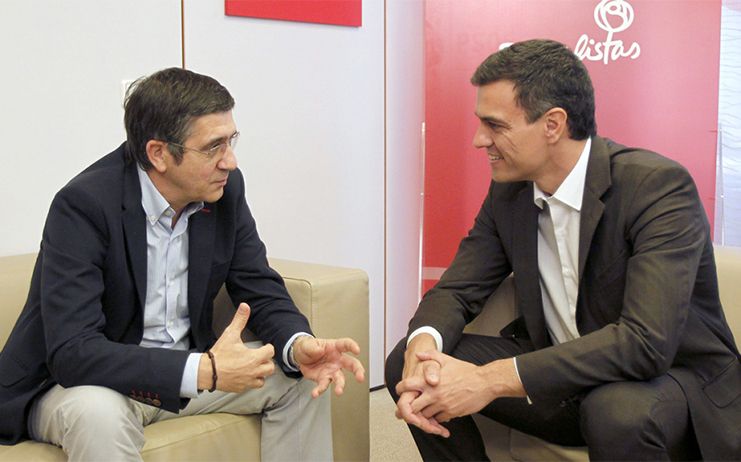 López dice que Sánchez está formando el equipo 