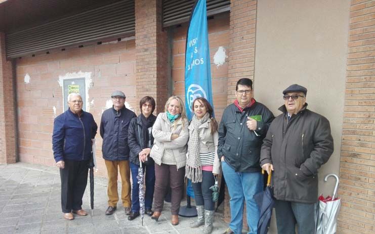 Vecinos de ‘Las Doscientas’ exigen al alcalde de Azuqueca medidas para acabar con el caos circulatorio en el barrio