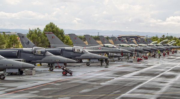 España ofrece a la OTAN que la base de Albacete siga hasta 2029 en el adiestramiento de pilotos