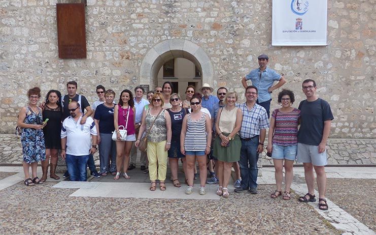Latre recibe a los ganadores del concurso de bibliotecas sobre el ‘Viaje a La Alcarria’