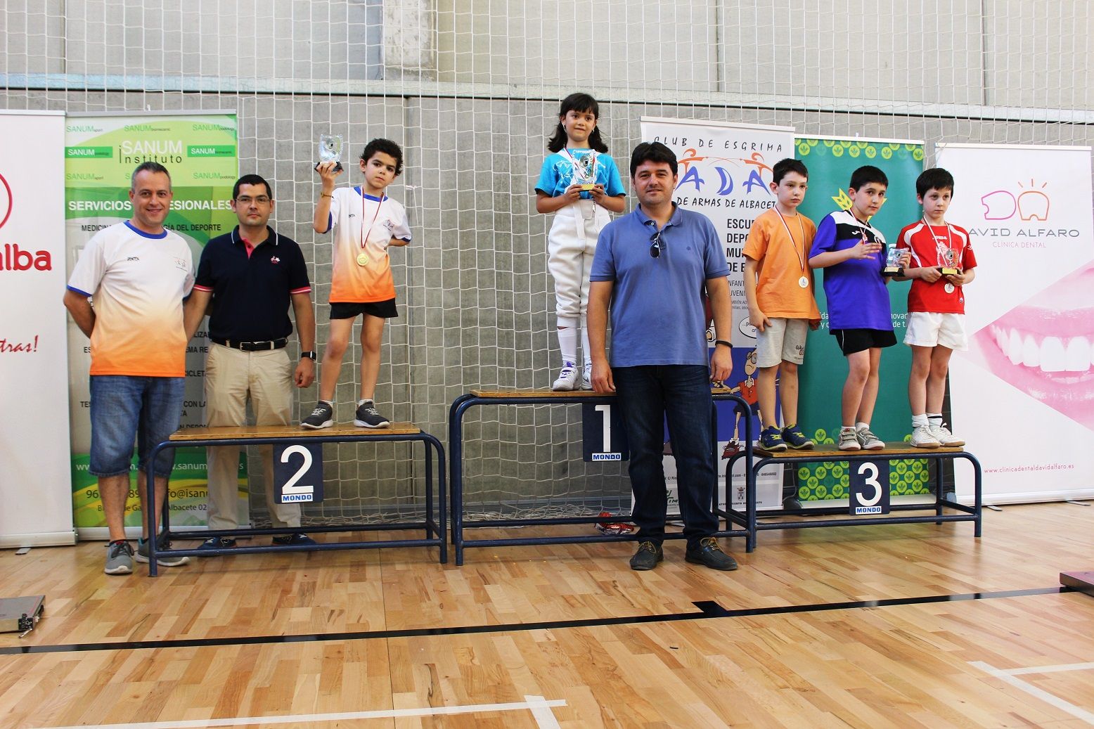 Navarro aplaude la celebración del I Torneo San Juan de Esgrima en Albacete