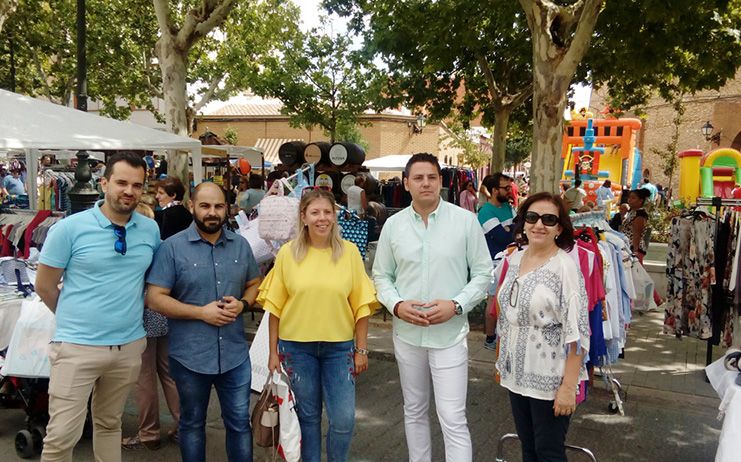 Éxito de público en el Mercadillo Final de Temporada, con 70 puestos y varias actuaciones complementarias