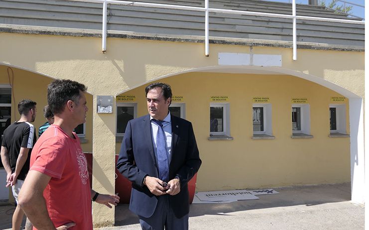 Ángel Mariscal visita el recinto hípico que acogerá la 63ª edición del Concurso Hípico Nacional de San Julián