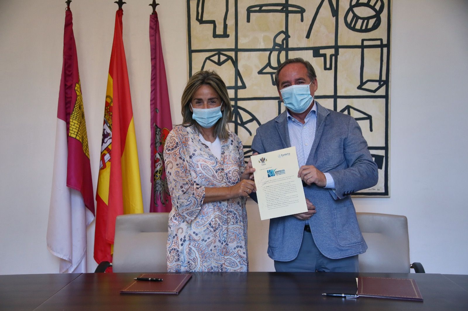 Milagros Tolón firma con Fedeto un convenio para implantar el sello ‘Empresa Responsable y de Confianza 2020’ en las empresas locales