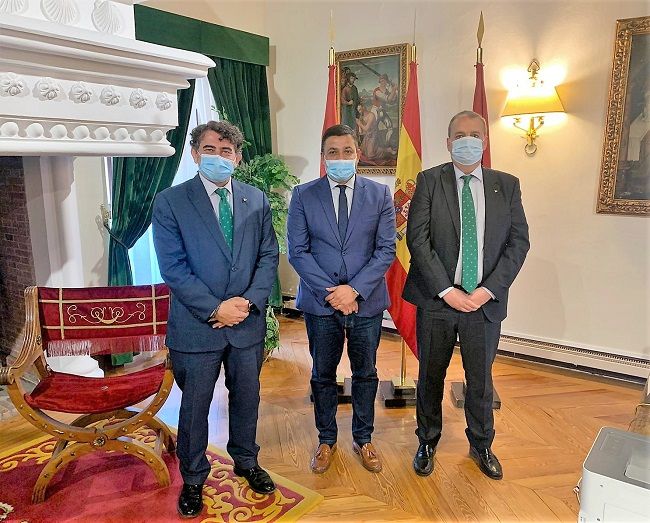 Eurocaja Rural rubrica una operación de financiación con la Diputación de Ávila