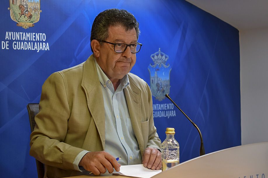 Olcina: “El PP embarcaba en aventuras, sin contratos, a empresarios de Guadalajara, a los que se siguen debiendo más de 300.000 euros”