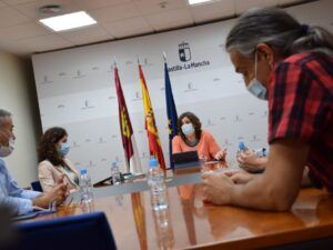 El Gobierno regional traslada a CCOO y UGT Industria su apuesta por apoyar el desarrollo de un plan estratégico nacional para la industria