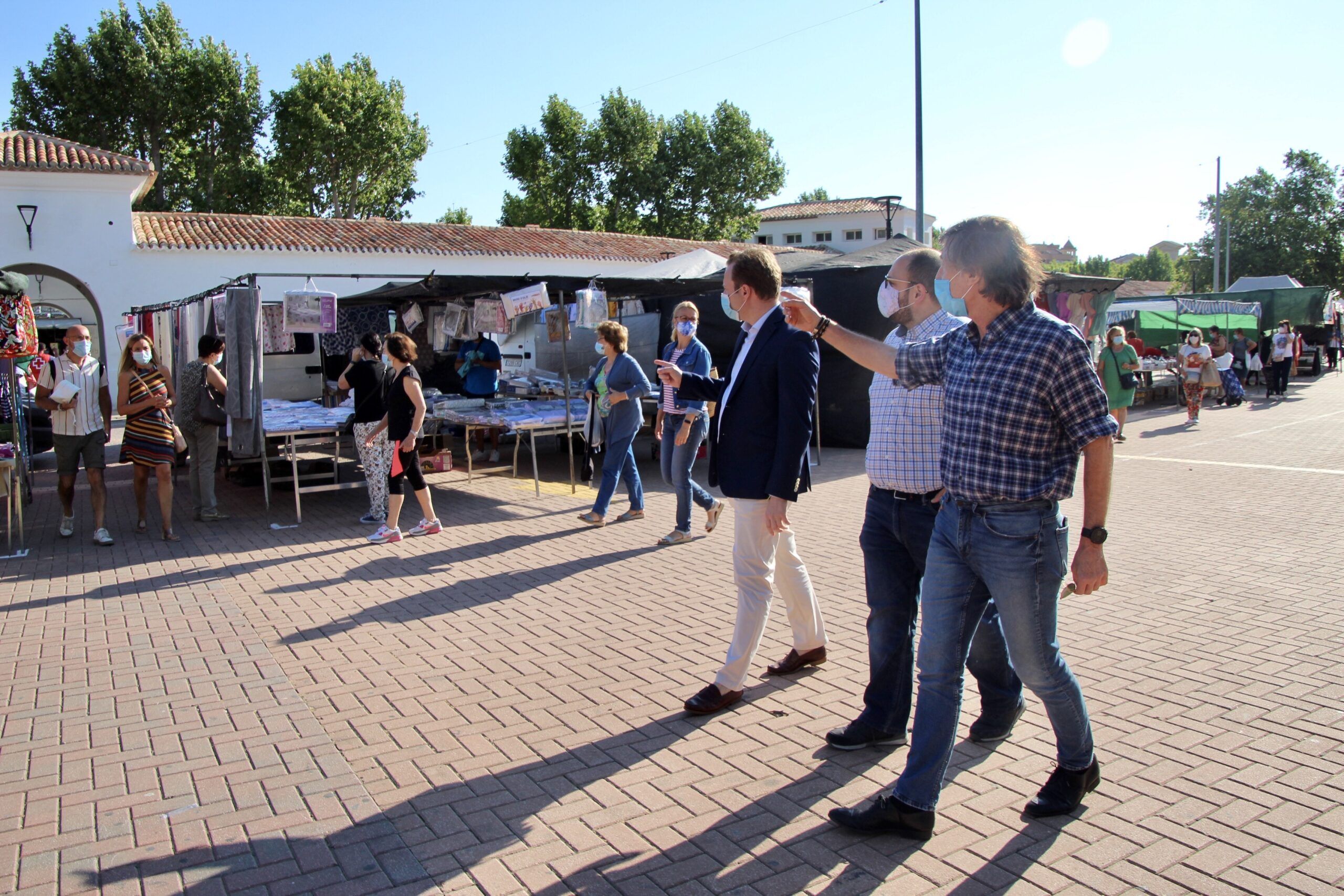 'Los Invasores' recuperan parte de la normalidad y superan los 100 puestos, con el apoyo de voluntarios de Cruz Roja