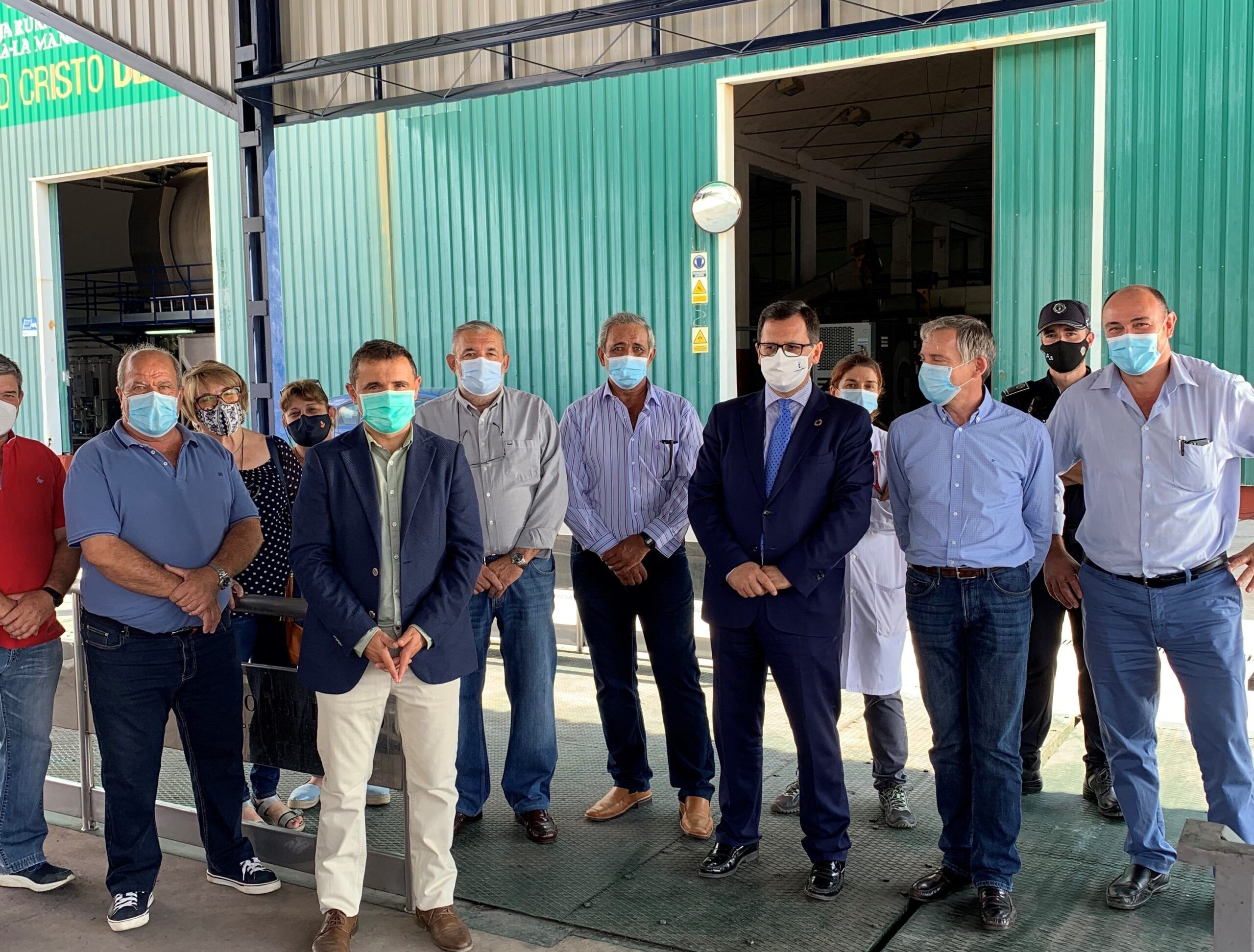 El Gobierno regional pone en valor el compromiso del sector vitivinícola para que la vendimia transcurra con normalidad