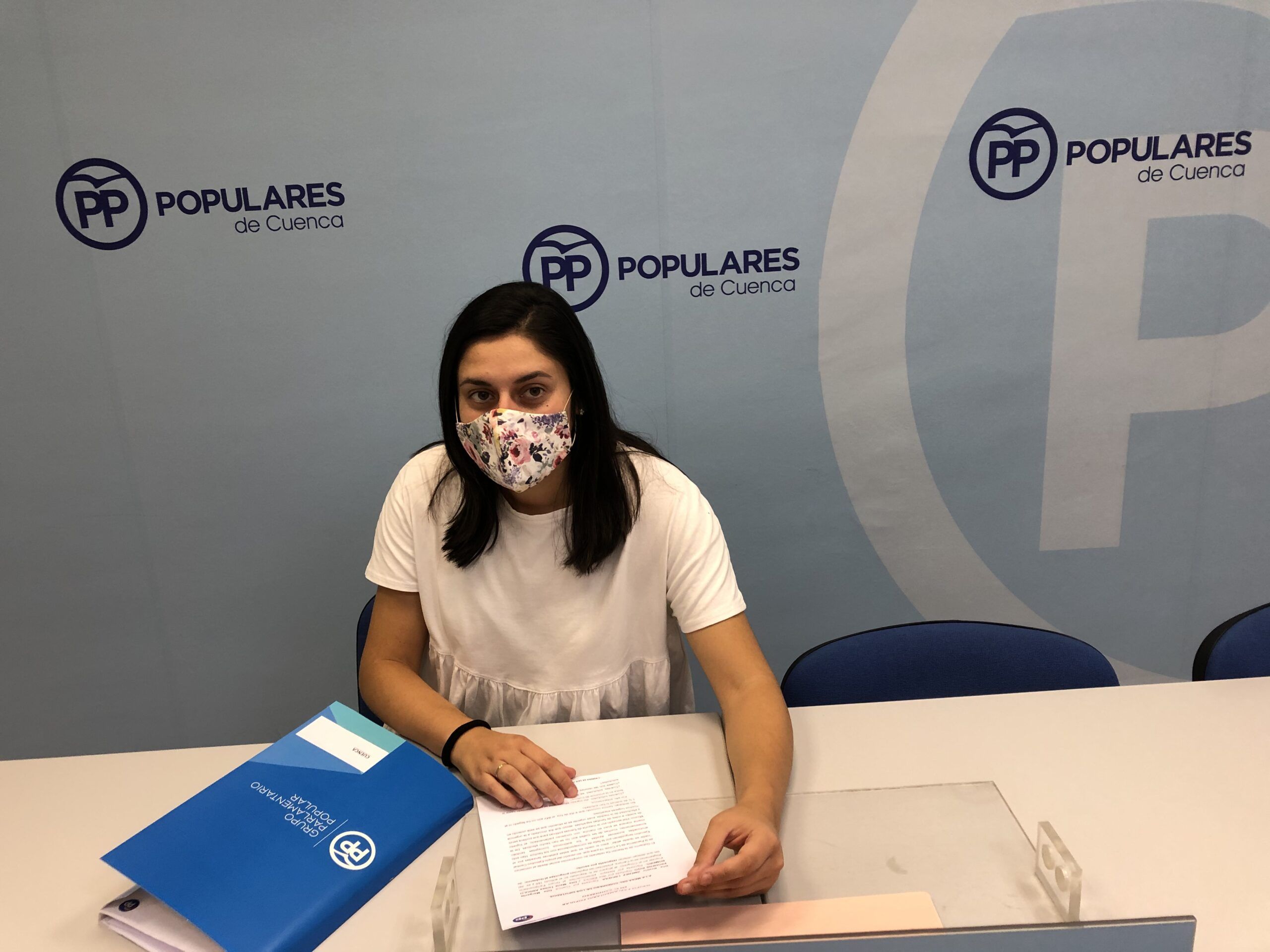 Jiménez pide a Page una línea de ayudas para conciliar vida familiar y laboral si los padres y madres tienen que quedarse en casa con sus hijos