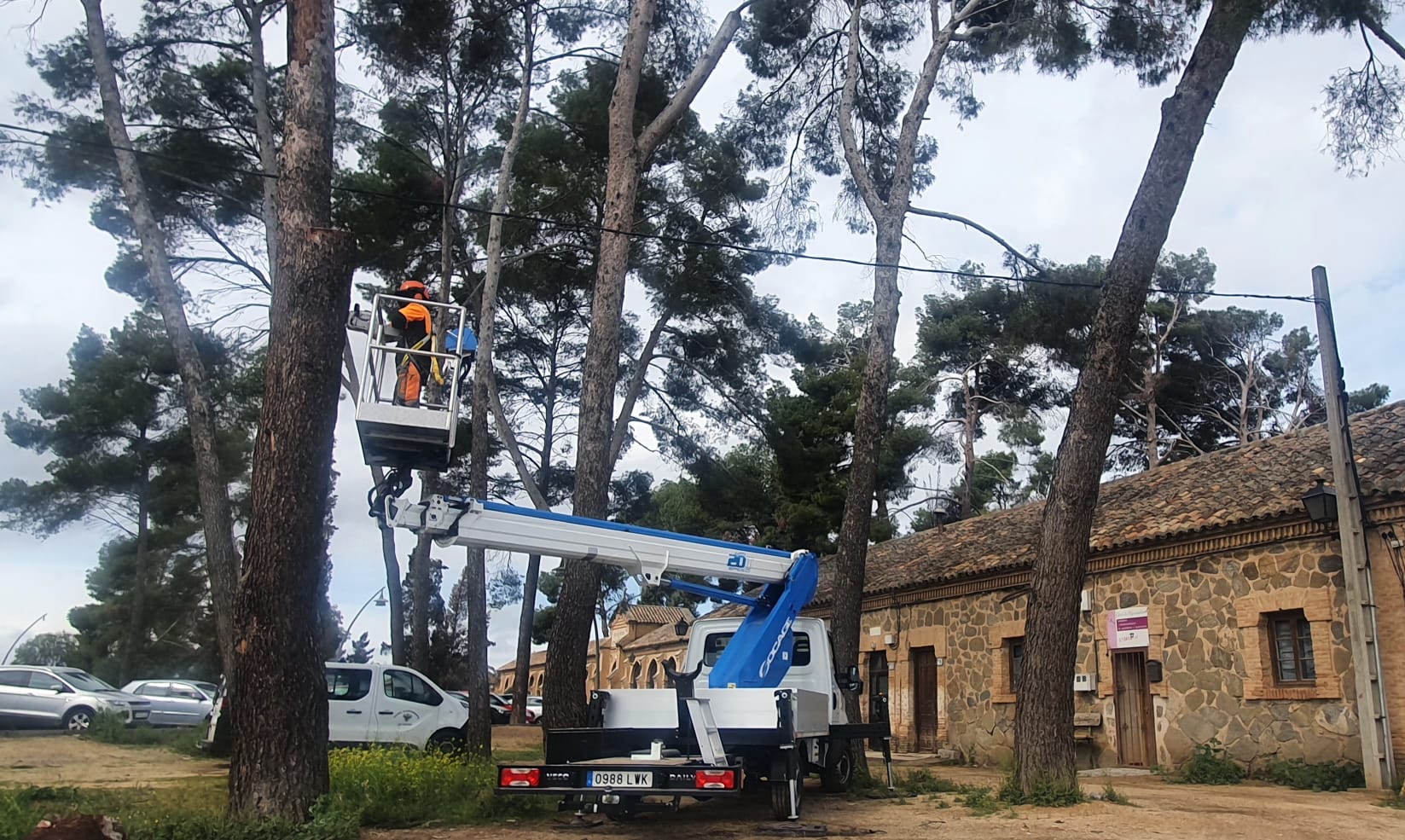 El Ayuntamiento destina 85.000 euros a un vehículo con plataforma telescópica para mejorar el servicio de parques y jardines