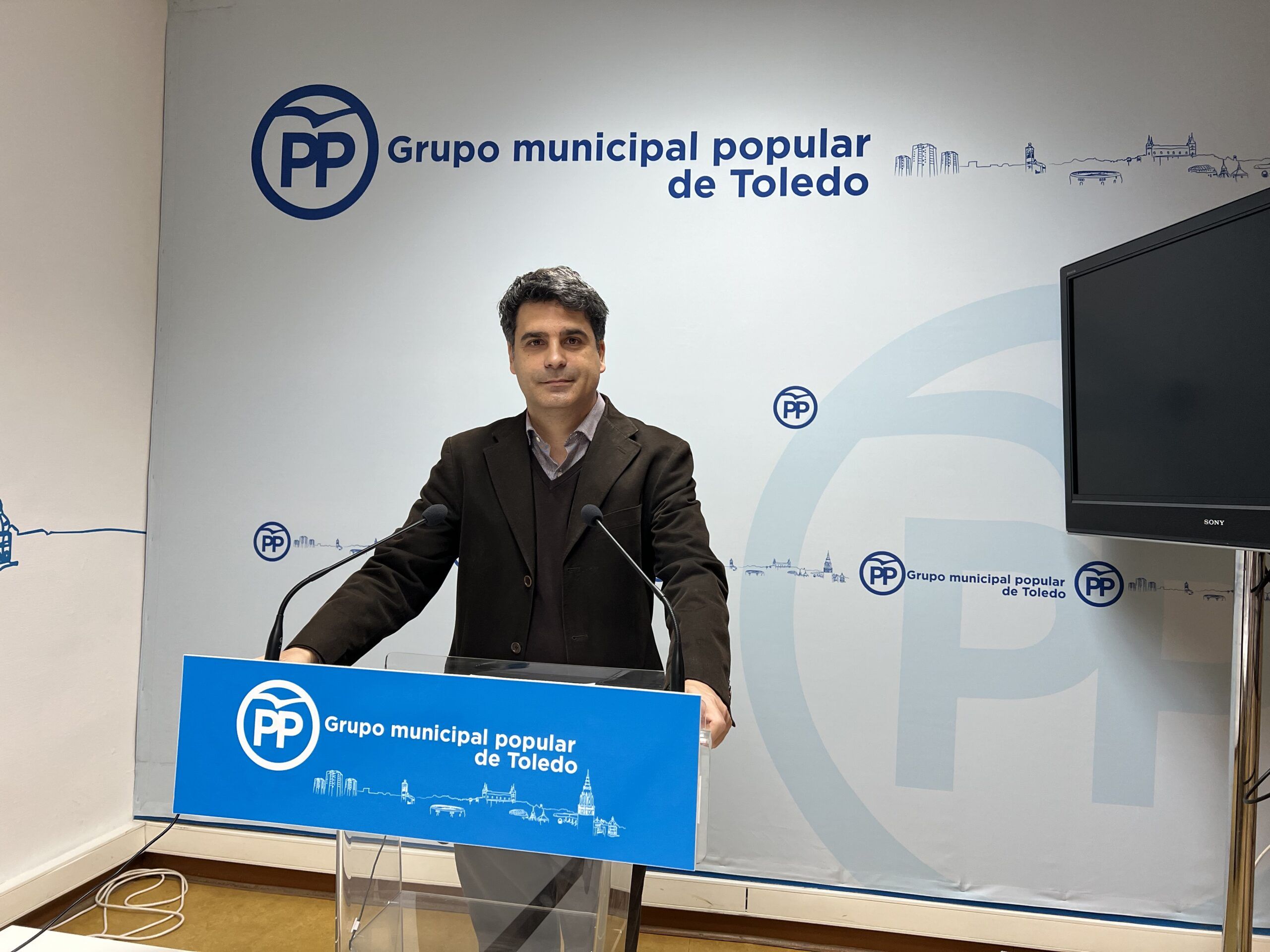 El Grupo Municipal Popular reclamará en el pleno a los gobiernos socialistas “que bajen los impuestos que ahogan a las familias”