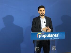 Serrano: "El apoyo de la alcaldesa al soterramiento fue no acudir a la concentración para reclamarlo"