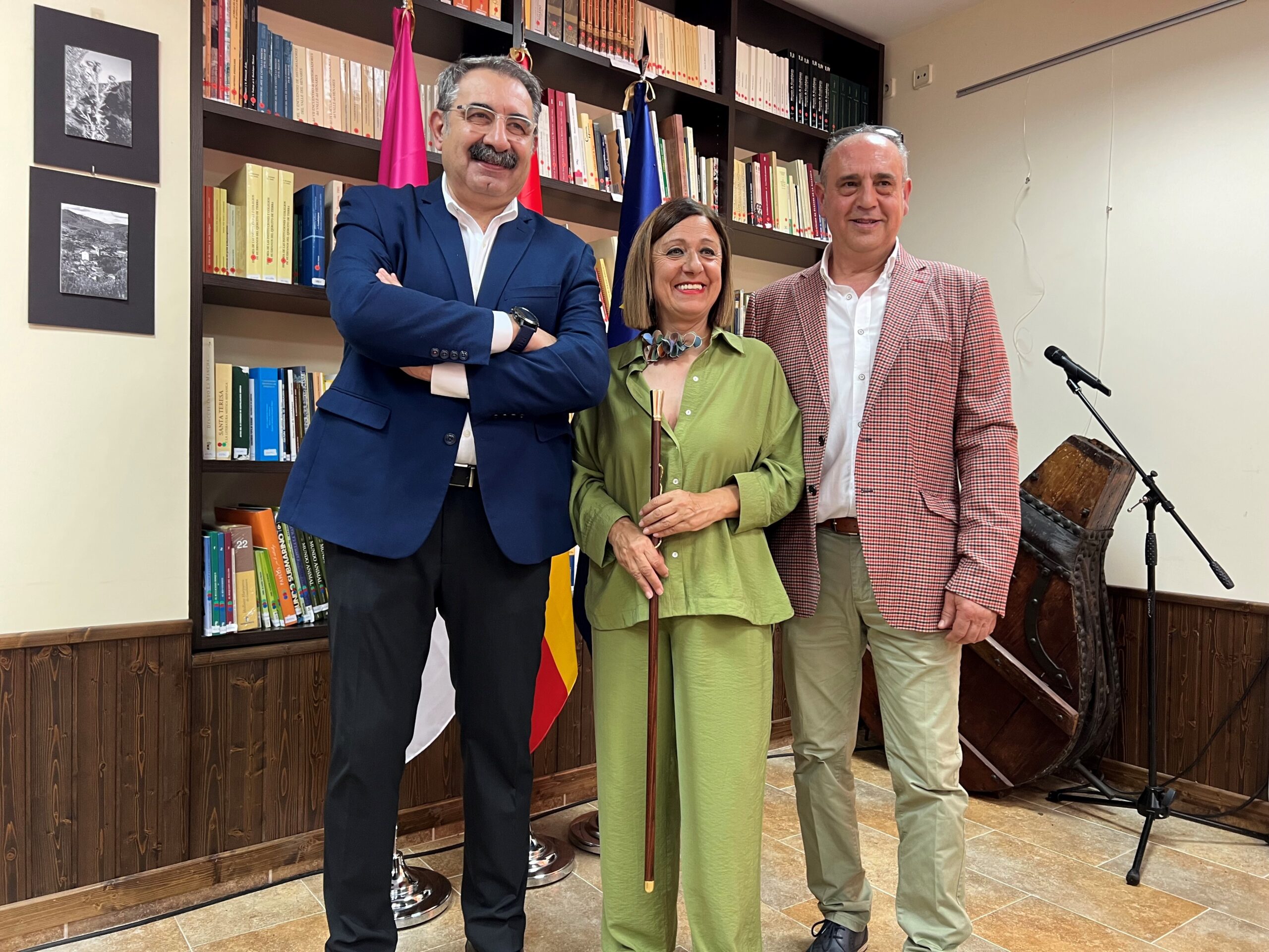 El consejero de Sanidad asiste a la toma de posesión María Elena Martín Ruiz como nueva alcaldesa de Puebla de Valles (Guadalajara)