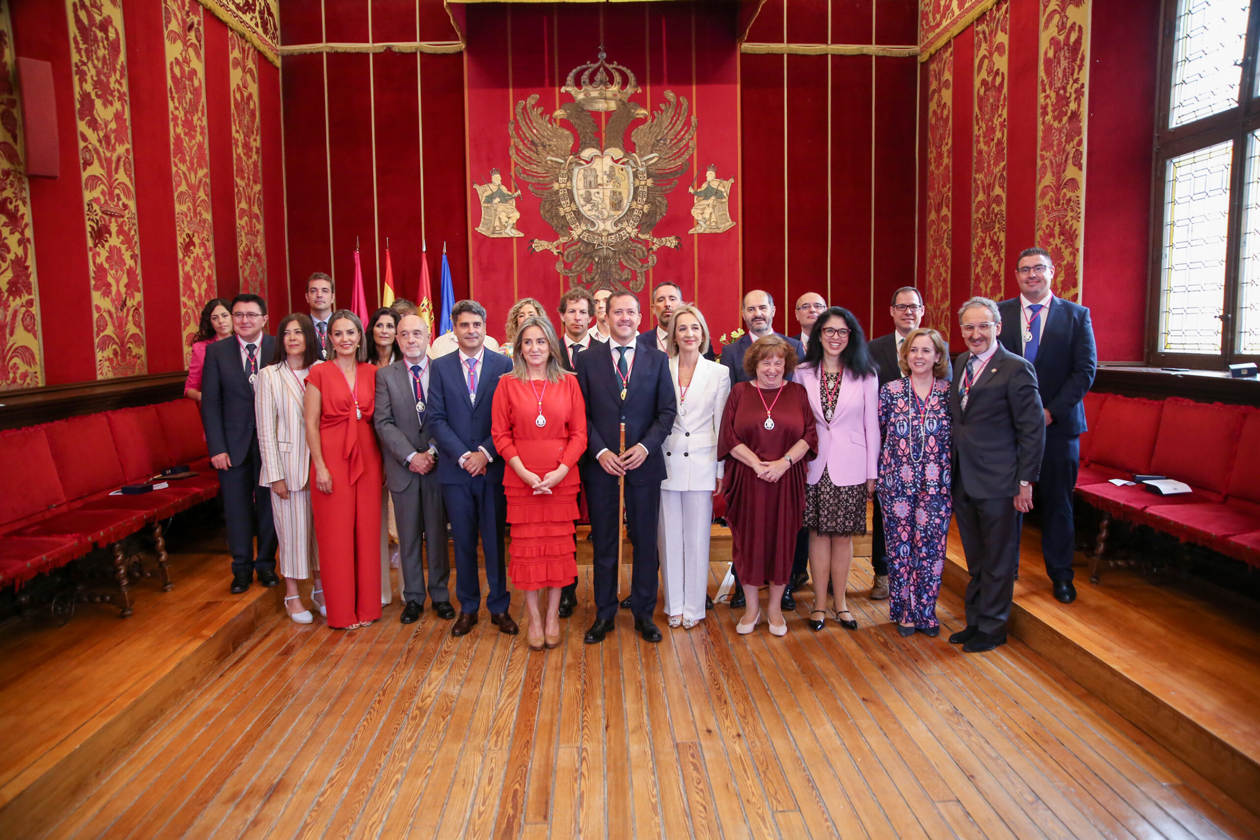 Velázquez toma posesión con el propósito de comenzar una etapa ilusionante para mejorar el presente y garantizar el futuro de los toledanos