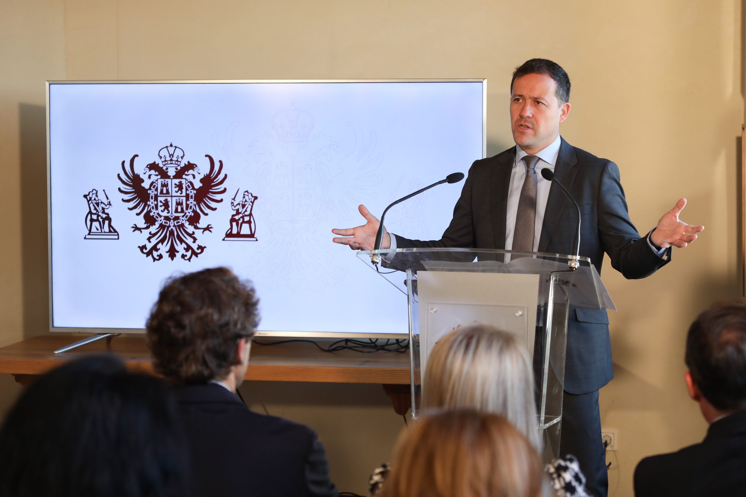 El alcalde de Toledo señala que lo que necesita el Tajo es menos jurisprudencia y más actuaciones concretas y efectivas