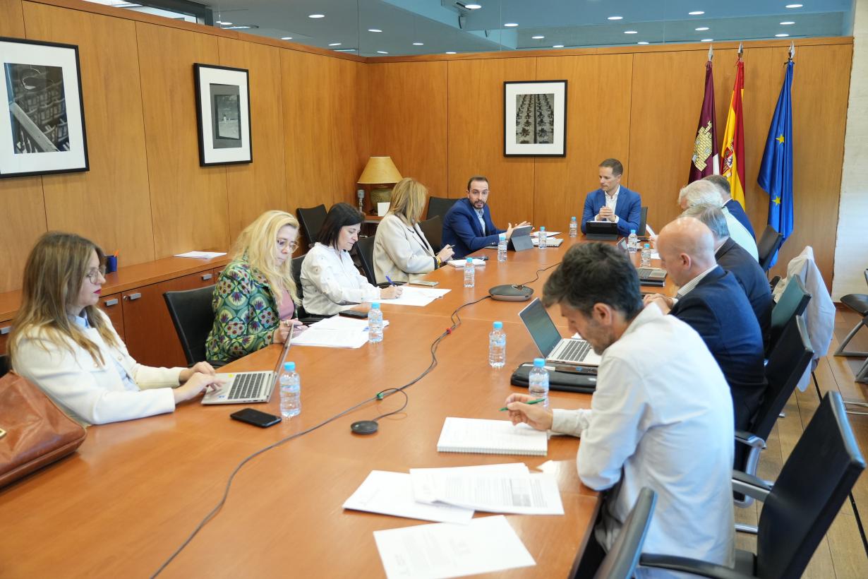 La Junta analiza las fortalezas de la Agencia de Investigación y se felicita de la buena marcha del Plan Regional de Investigación e Innovación