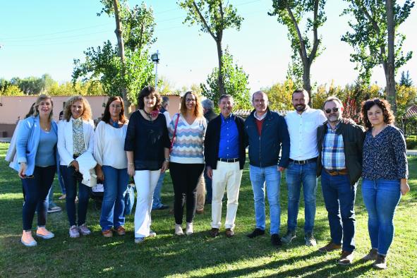 El Gobierno regional propone a Proyecto Hombre una colaboración para atender a mujeres con adicciones que además sufren la violencia de género