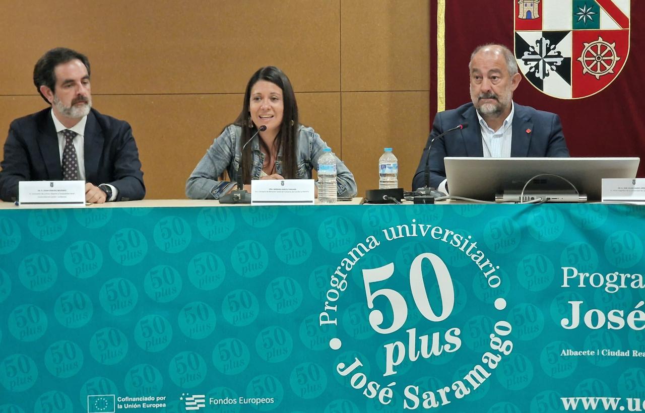 El Gobierno regional convierte la universidad en motor de envejecimiento activo y suma 145 nuevos graduados del programa José Saramago