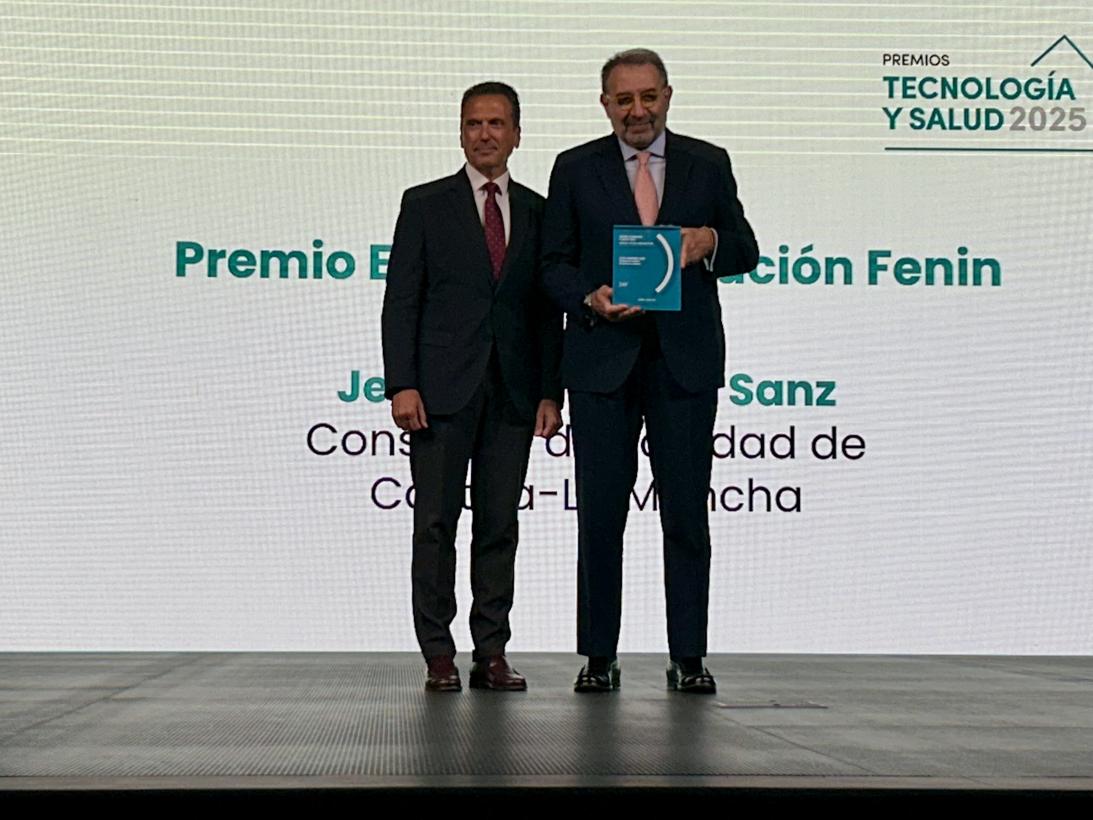 El consejero de Sanidad de Castilla-La Mancha, reconocido por FENIN por su destacada trayectoria profesional en la gestión sanitaria