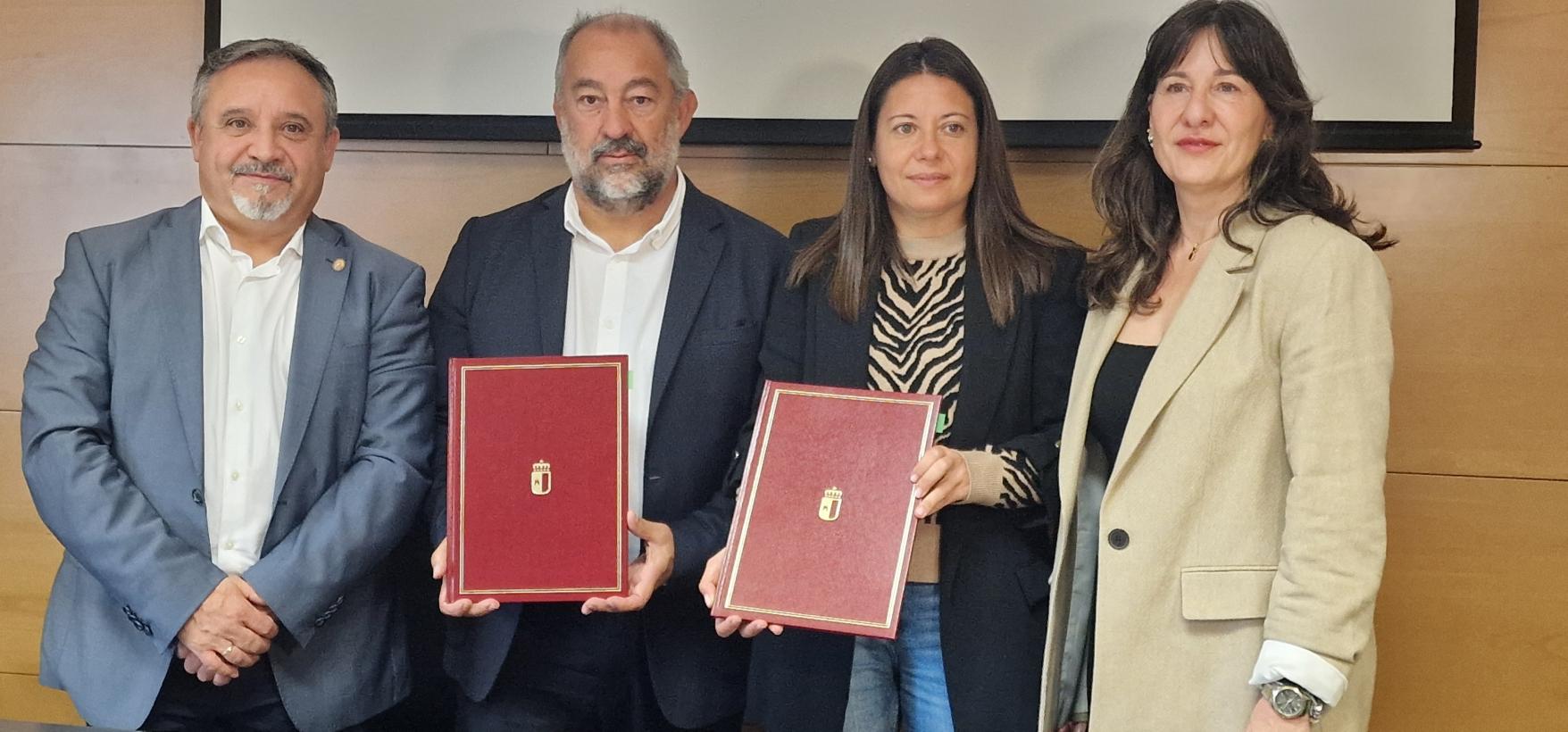El Gobierno regional impulsa la robótica social al servicio de las personas dependientes con un convenio con la Universidad de Castilla-La Mancha