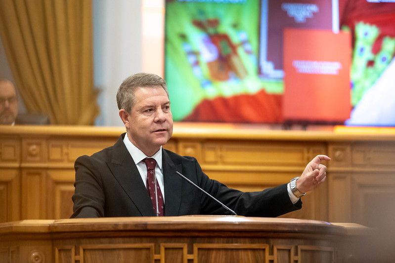 García-Page incide en que “España no necesita cambiar de Constitución” sino “mejorar” para optimizar “su convivencia” a través del “acuerdo”