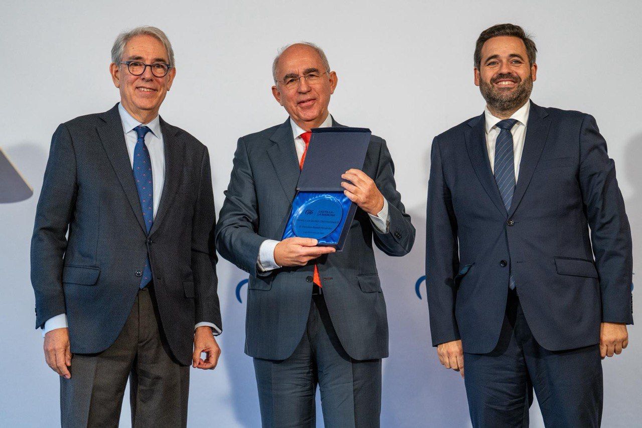 Núñez reivindica la vigencia, la fortaleza y la concordia de la Constitución, advirtiendo a Sánchez que el PP 