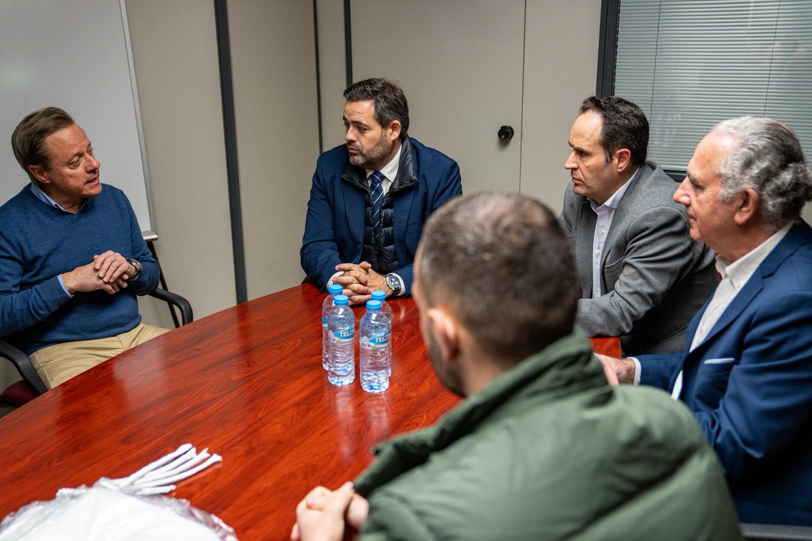 Núñez asegura que a Page 