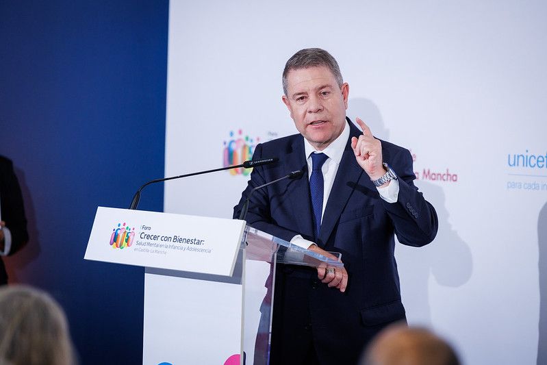 García-Page anuncia la implantación de “siete unidades móviles de salud infanto-juvenil” para acercar la atención “donde está la gente”
