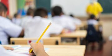 Más de 1,2 millones de alumnos recibieron apoyo educativo el pasado curso