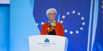 El BCE mantiene los tipos de interés por séptima vez pese a la guerra