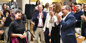 La Biblioteca Pública de Dávalos pasa a incorporar oficialmente el nombre de ‘Blanca Calvo’ con el apoyo del Gobierno regional