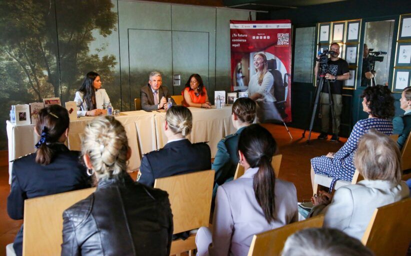 Sabrido señala la labor de la literatura como altavoz contra la violencia de género