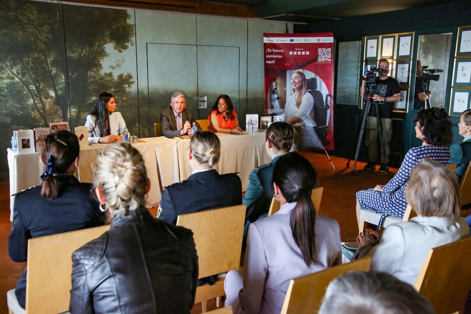 Sabrido señala la labor de la literatura como altavoz contra la violencia de género