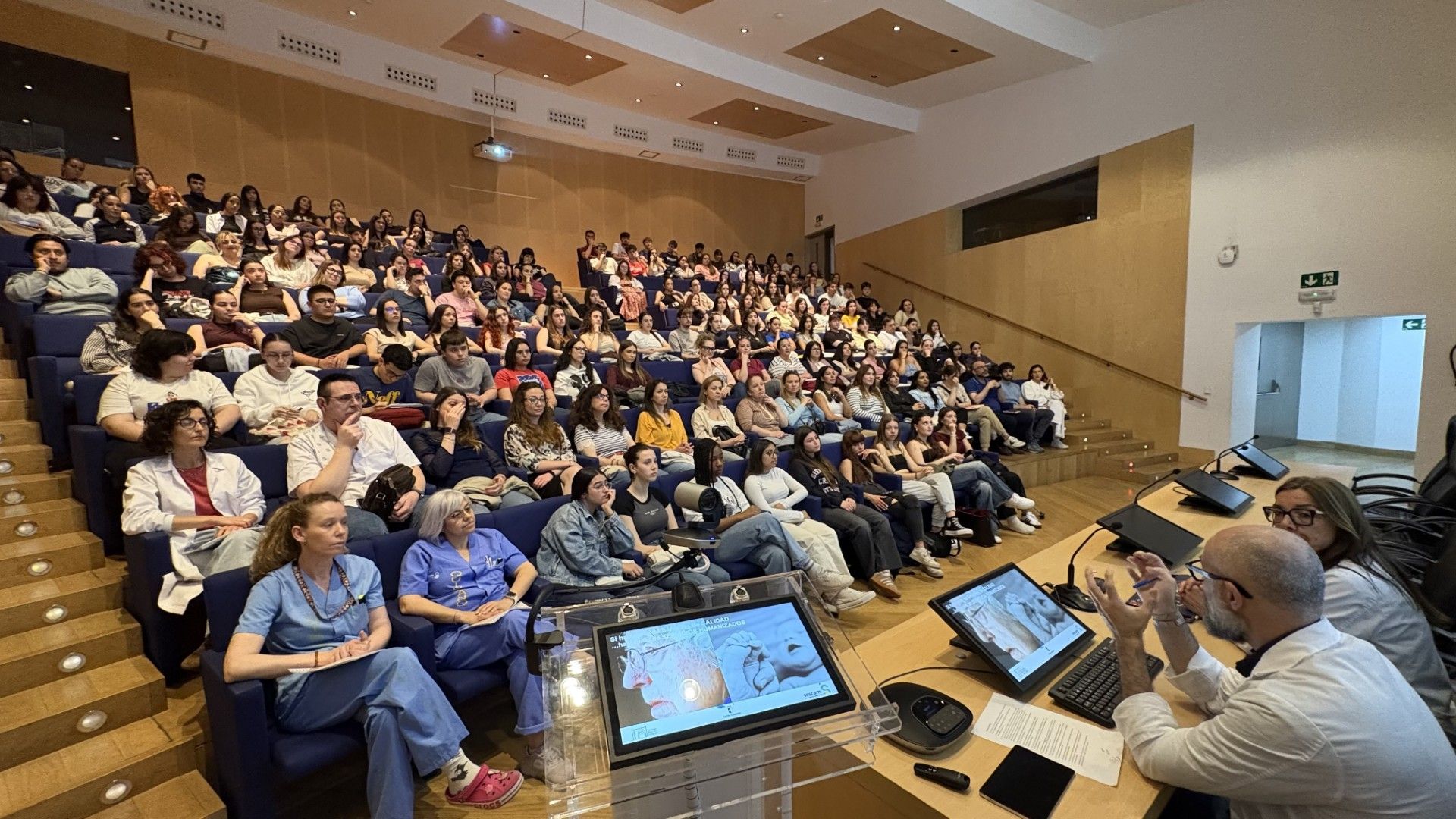 Alumnos de grados sociosanitarios del IES Torreón del Alcázar adquieren un mayor conocimiento de su especialidad en el hospital de Ciudad Real