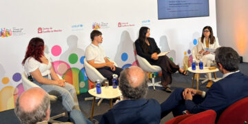 Azuqueca estuvo presente en el foro “Crecer con Bienestar: Salud Mental en la Infancia y la Adolescencia”