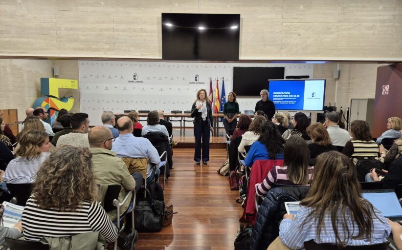 El Gobierno regional reafirma su apuesta por los Proyectos de Innovación Educativa fomentando encuentros entre los centros educativos participantes