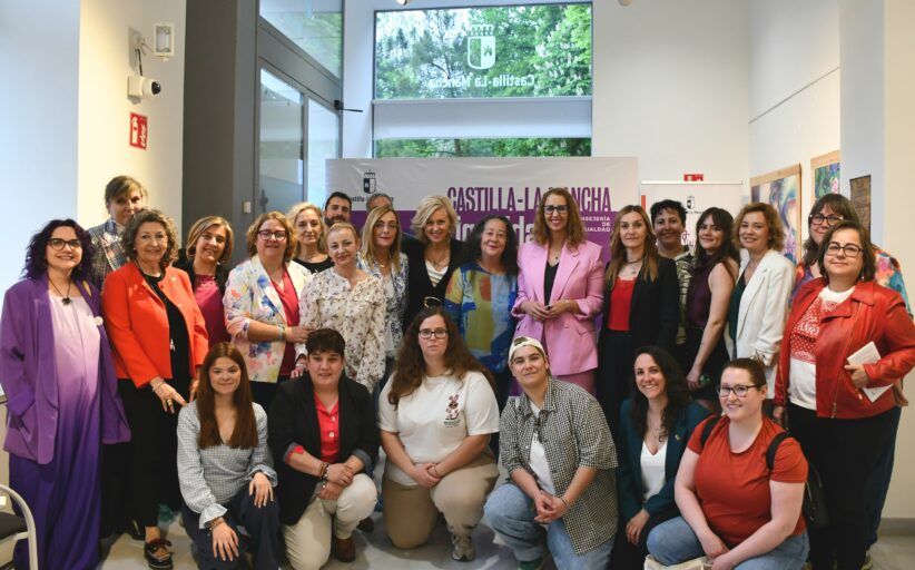 El Gobierno regional visibiliza la realidad lésbica y aboga por desterrar los estereotipos que discriminan doblemente a las mujeres lesbianas