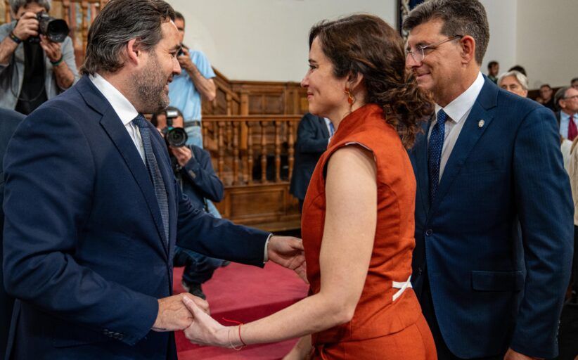 Núñez propone un programa de retención del talento de la mano de la UCLM y la UAH ofreciendo a los alumnos que titulen una primera oportunidad laboral en la región