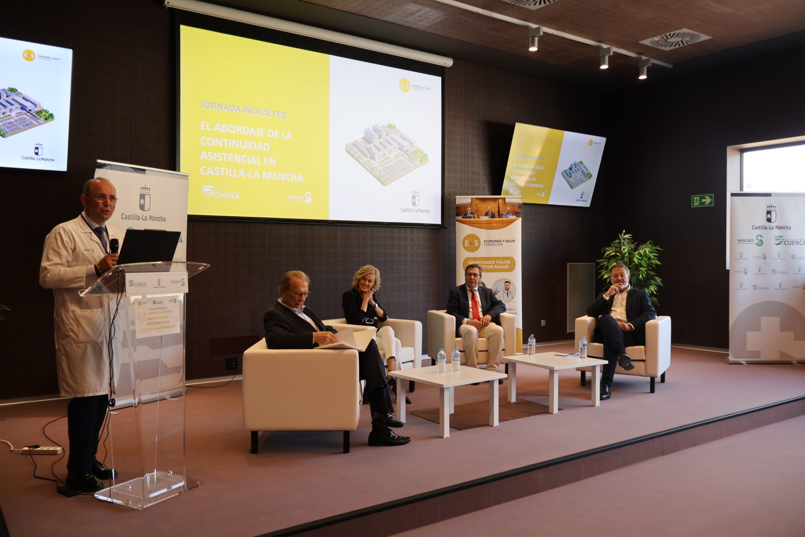 El Gobierno de Castilla-La Mancha apuesta por el consenso con los profesionales sanitarios para una atención basada en la prevención y la promoción de la salud