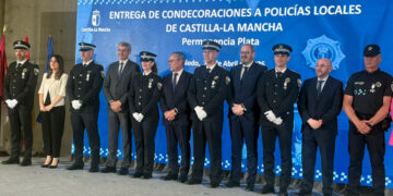Seis agentes de la Policía Local de Azuqueca reciben la medalla de plata a la permanencia