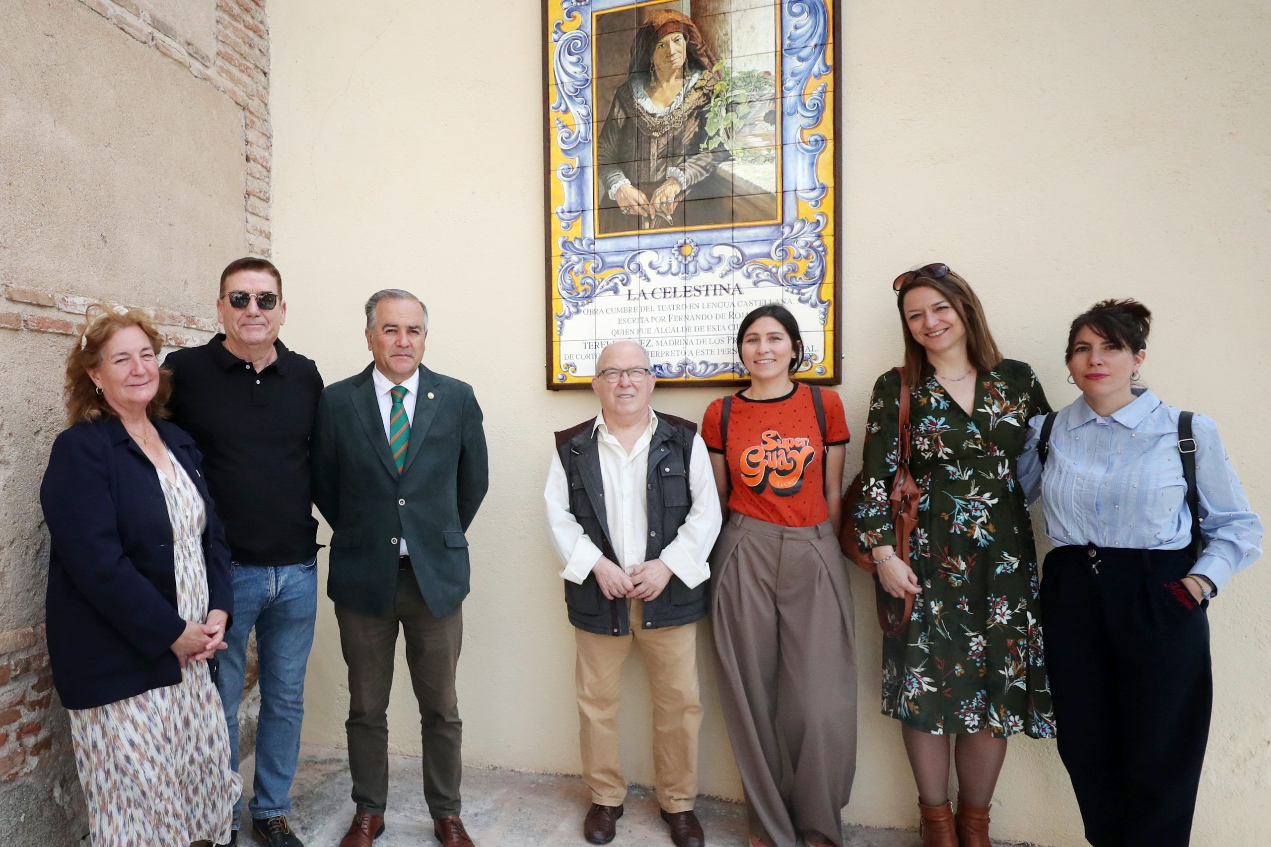 La ruta de ‘La Celestina’ se completa con un mural cerámico que representa a la icónica Terele Pávez en su interpretación del personaje